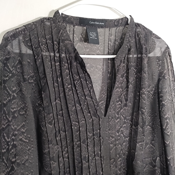Calvin Klein Womens XL Blouse Top Black Animal Print Semi Sheer 3/4 Sleeves - Picture 3 of 11